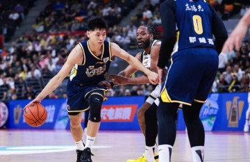 开云下载-广东惨败暴露致命短板！8名国内球员仅18分，杜锋冲冠梦彻底破碎