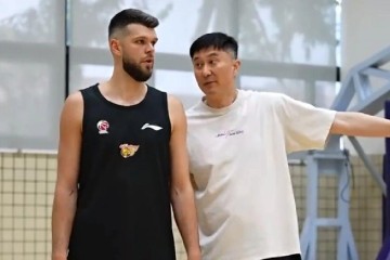 开云下载-广东男篮积极备战，杜锋指导拉科塞维奇，徐杰胡明轩状态出色